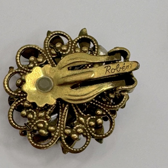 ORIGINAL BY ROBERT Vintage Pearl & Crystal Filigree Clip-On Earrings - Picture 13 of 14